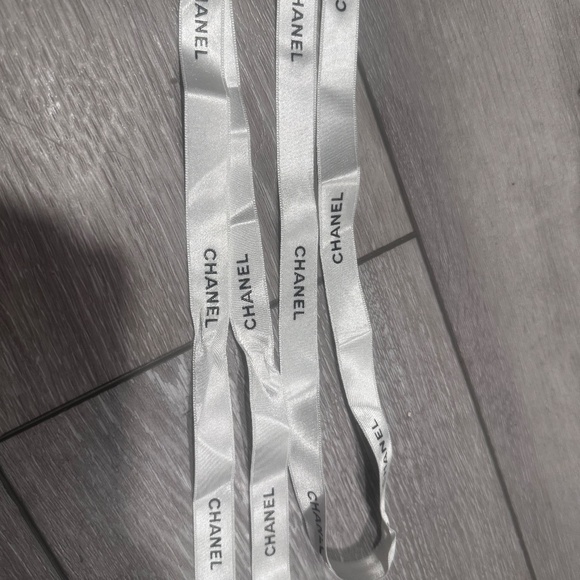 CHANEL LONG RIBBON - Picture 1 of 4